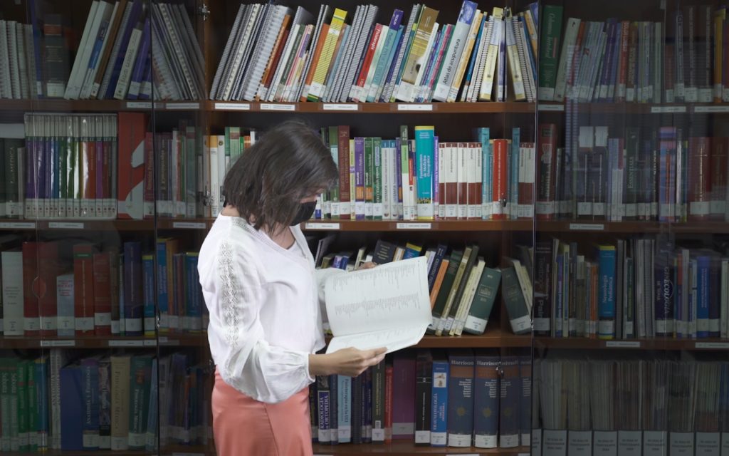 La Biblioteca del Colegio cuenta con más de 2.000 títulos.