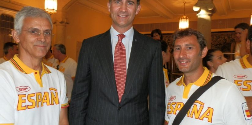 Ángel Basas, con el rey Felipe VI, en una imagen de su cuenta de Facebook