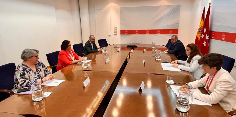 Reunión de la Junta de Gobierno del CPFCM con la consejera de Sanidad de la Comunidad de Madrid.