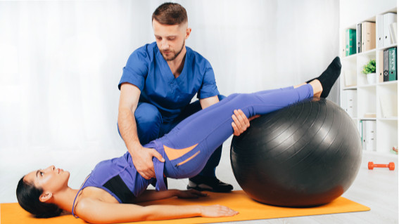 El Colegio organiza un curso de Método pilates terapéutico aplicado al tratamiento de fisioterapia, entre otros programas formativos