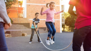 La actividad física en la infancia ayuda a prevenir problemas musculoesqueléticos y otras patologías en la edad adulta