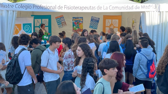 Stand del CPFCM en el Día de las Profesiones 2023