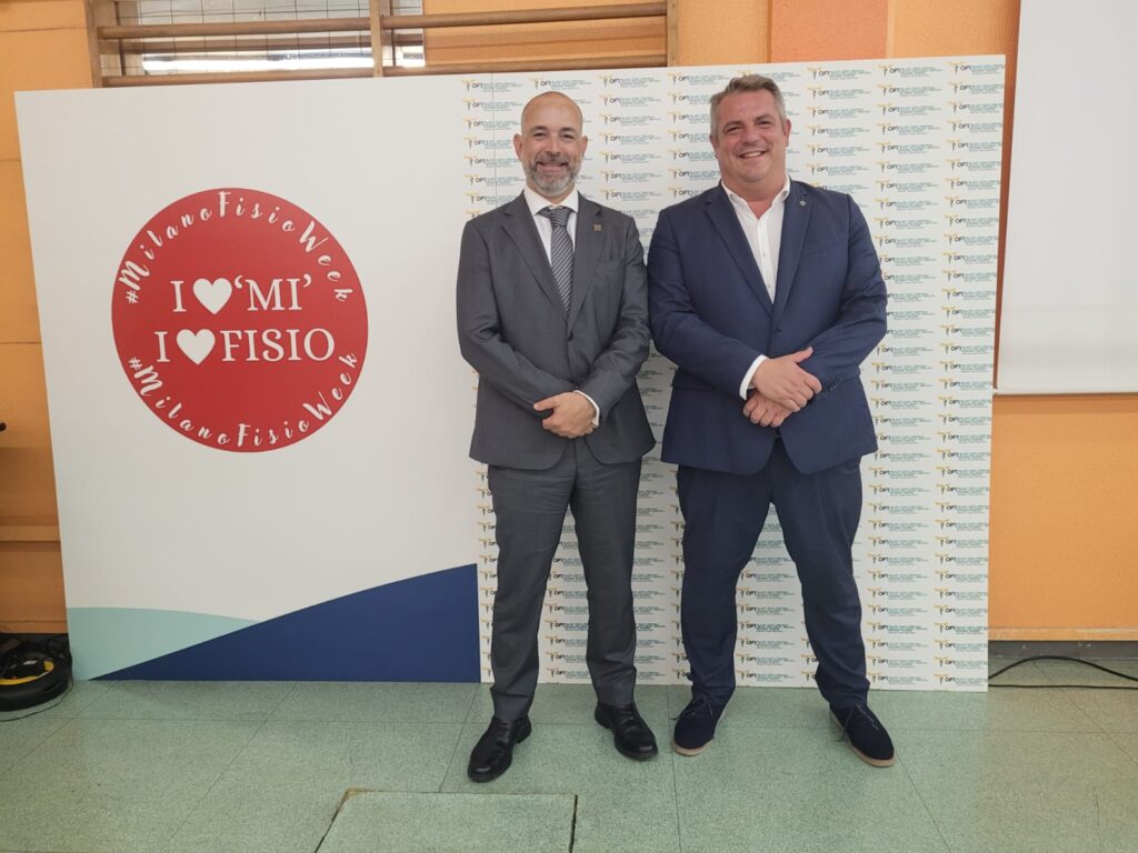 En la imagen, Pablo Herrera, vicedecano del CPFCM, con Angelo Giovanni Mazzali, presidente del Colegio de Fisioterapeutas de Milán