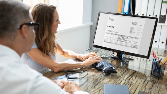 Aunque no está en vigor aún, los expertos recomiendas prepararse para la factura electrónica.