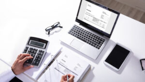 Para pymes y autónomos, el Gobierno ha retrasado hasta 1 de julio de 2027 la entrada en vigor del denominado “Reglamento Verifactu”