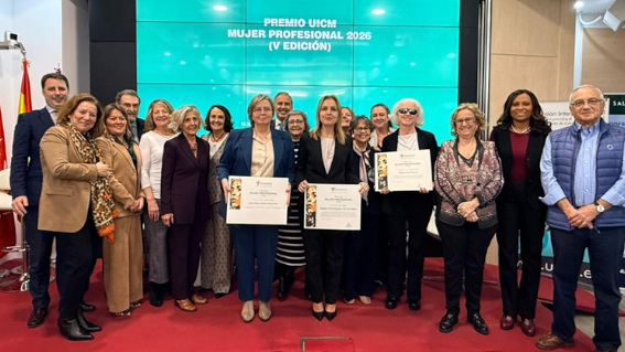 La colegiada Marta Arce ha recibido una Mención Especial del Premio UICM Mujer Profesional 2026